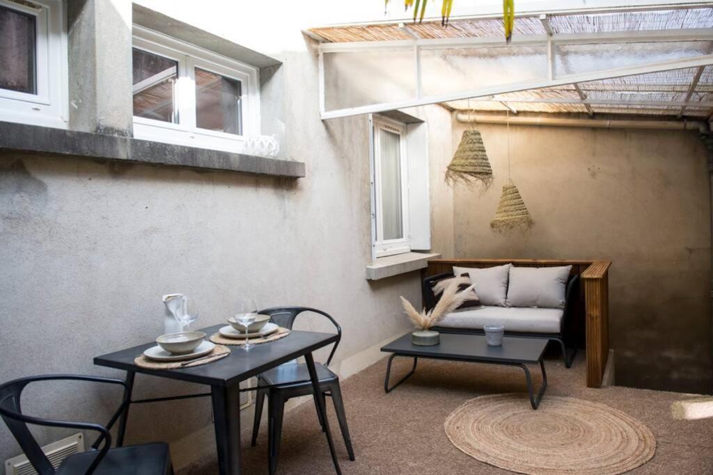 L'Etage Et Son Patio Apartment Ruelle-sur-Touvre Ngoại thất bức ảnh